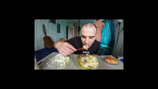 МУКБАНГ ПЮРЕ С ТУШЕНКОЙ МЯСОМ / САЛАТ / НАРЕЗКИ ЛУЧШЕЕ Mukbang АСМР #mukbang #food #asmr #shorts