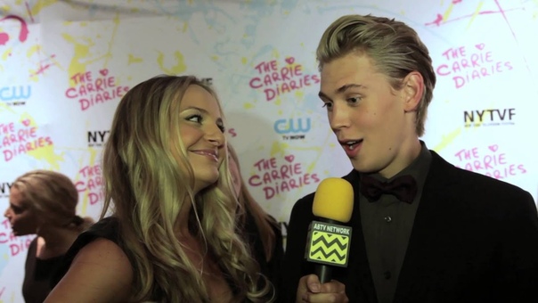 After Buzz TV Interviews Austin Butler CWs The Carrie Diaries