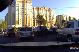 Воронежский водитель проехался навстречу потоку.