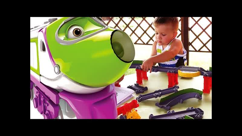 Рома играет с новыми ПАРАВОЗИКАМИ, Chuggington Trains