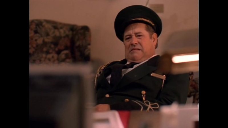 Northern Exposure 6x01 Dinner at Seven