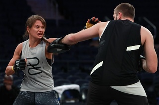 UFC 205: Emotional Karolina Kowalkiewicz Works Out Ahead of Joanna Jedrzejczyk Title Fight!