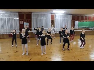 Танец Цыплёнок по имени Пи . Исполнитель -DJ Slon