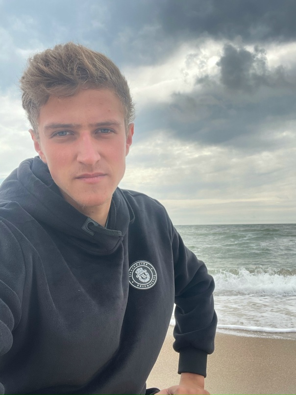 Дмитрий Чернобровкин |