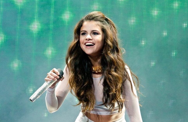 Selena gomez live. журабек жураев. Vazquez sounds adele. песня verbalase, но спела чарли текст. спеть песню молодая.